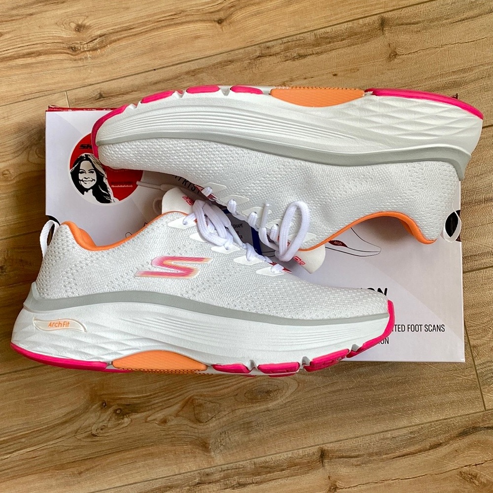 ‼️Last 1‼️Skechers Women's Max Cushioning Arch Fit Walking Sneakers - Picture 15 of 15